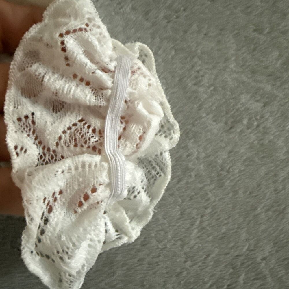 Women's White Lace Blouse Crop Top Women’s Sz S White Ruffle Boho Cottage Praire - Picture 13 of 15